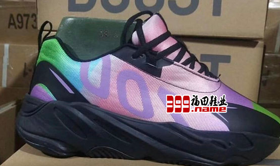 YEEZY 700 V3渐变配色谍照曝光 椰子 700 V3何时发售