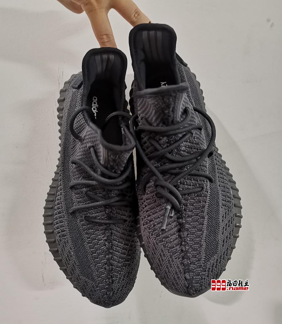 adidas Yeezy Boost 350 V2 “Black” 实物首度曝光