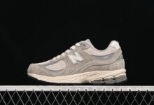 千禧复刻觉醒！New Balance 2002 U2002RRD发售：麂皮网面+N-ERGY重构复古跑鞋